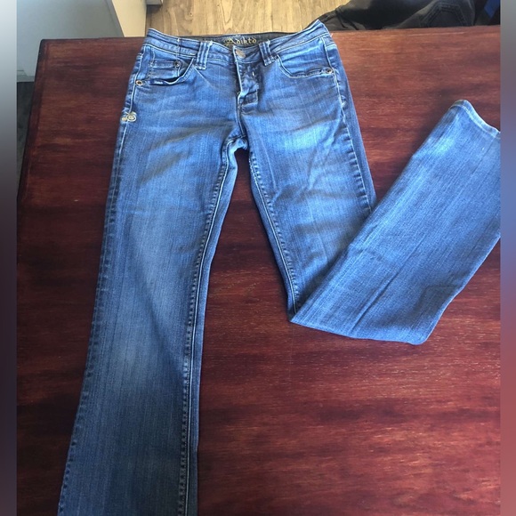 Low-rised jeans - Picture 2 of 5